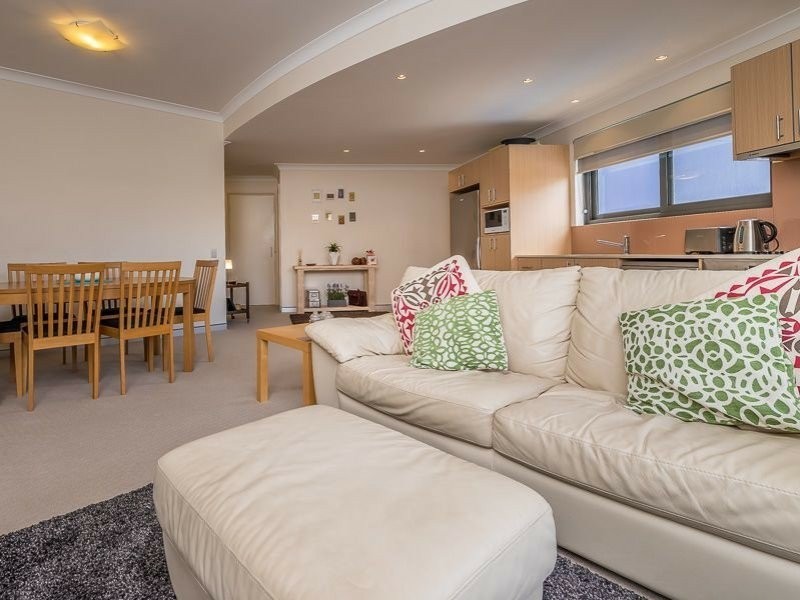 44/6 Walsh Loop, Joondalup WA 6027