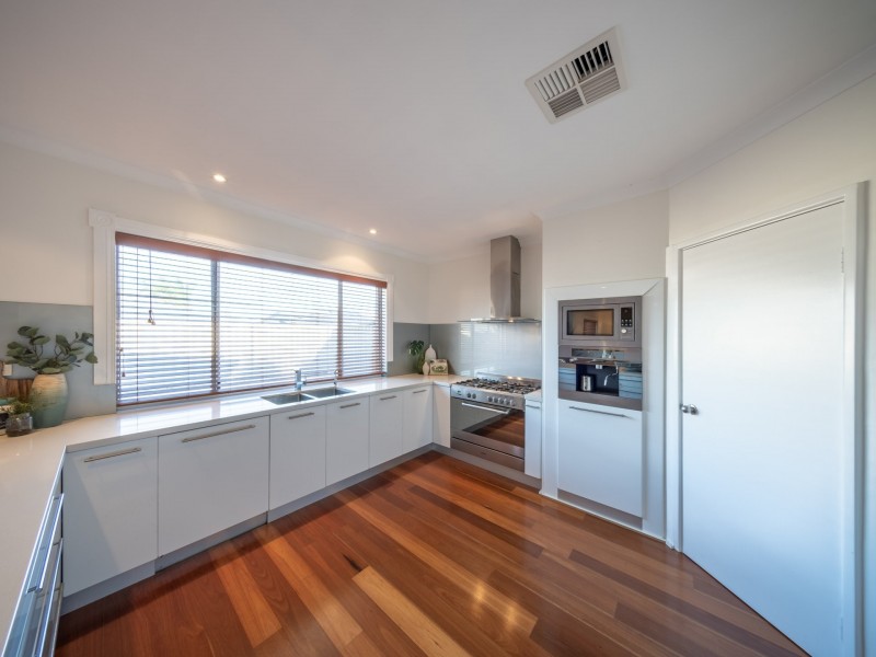 63 Rosinski Circle, Tapping WA 6065