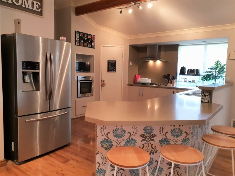 28 Tahlee Retreat, Carramar WA 6031