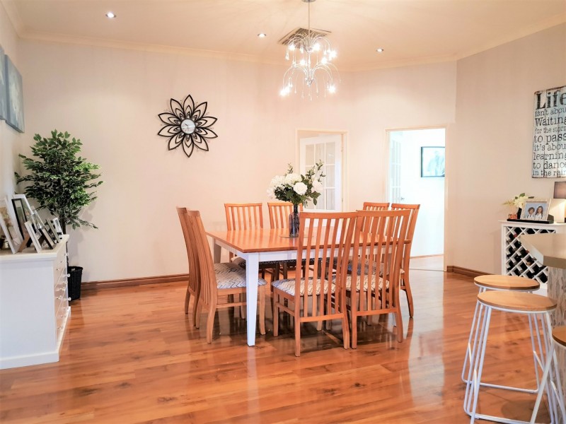 28 Tahlee Retreat, Carramar WA 6031