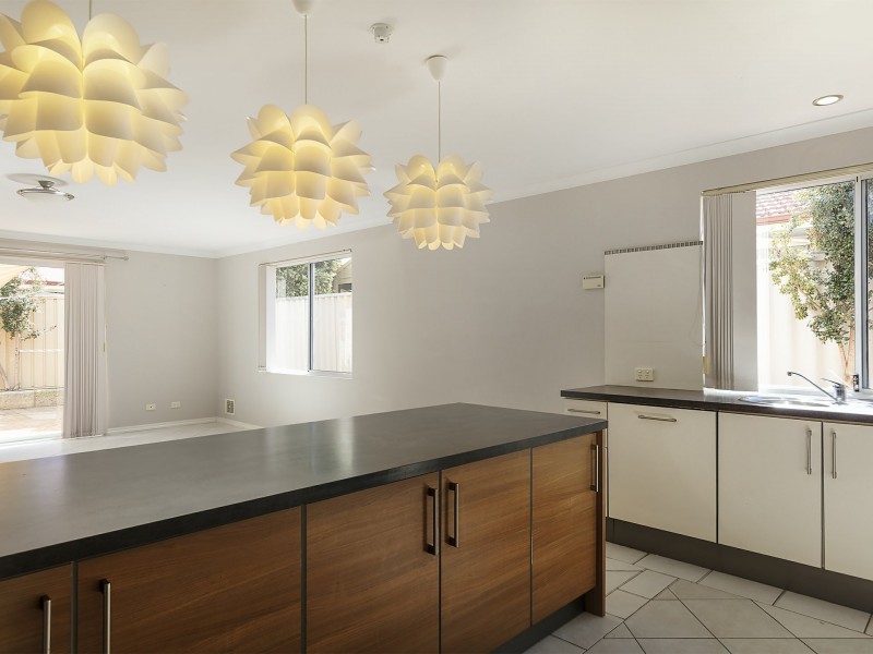 27 Innesvale Way, Carramar WA 6031