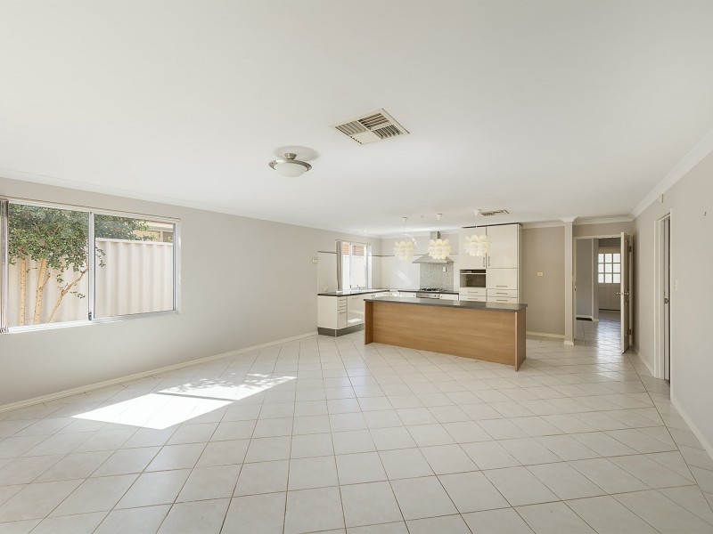 27 Innesvale Way, Carramar WA 6031
