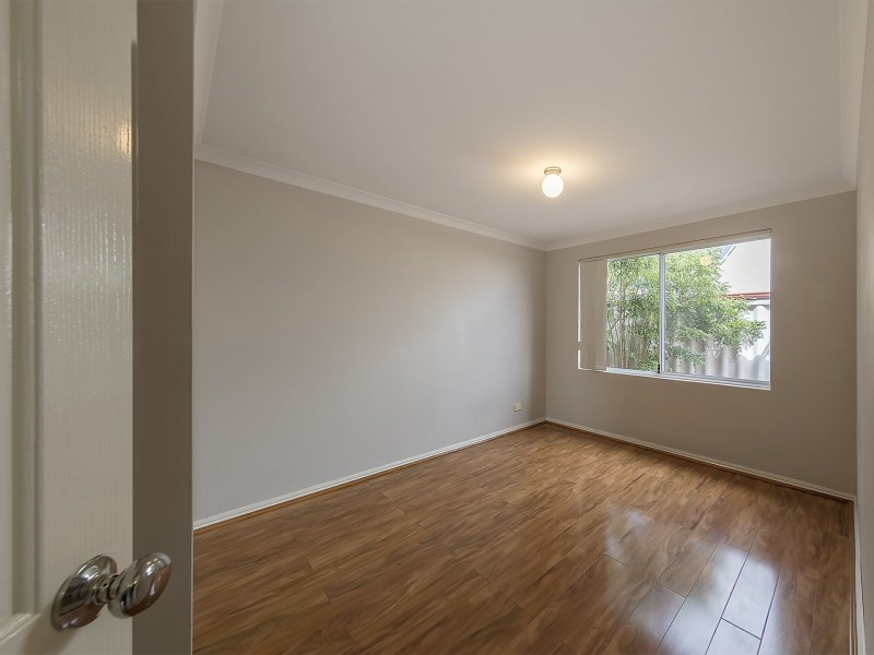 27 Innesvale Way, Carramar WA 6031