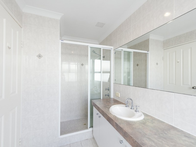 27 Innesvale Way, Carramar WA 6031