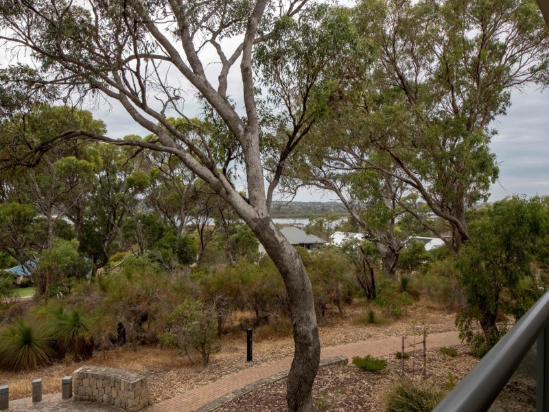 38/88 Lakeside Drive, Joondalup WA 6027