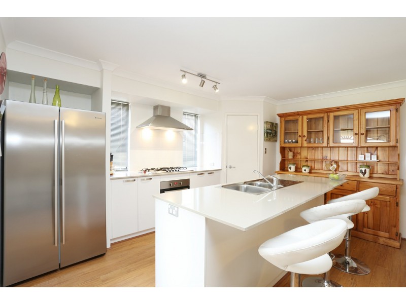 15 Genus Road, Banksia Grove WA 6031