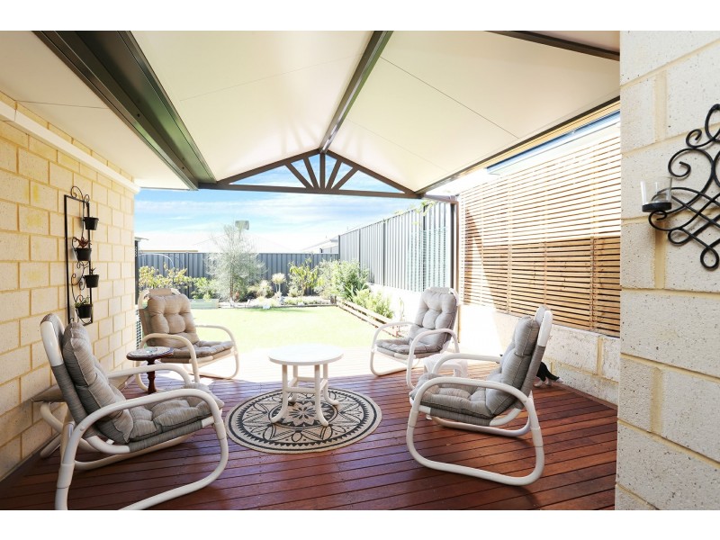 15 Genus Road, Banksia Grove WA 6031