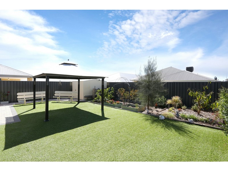 15 Genus Road, Banksia Grove WA 6031