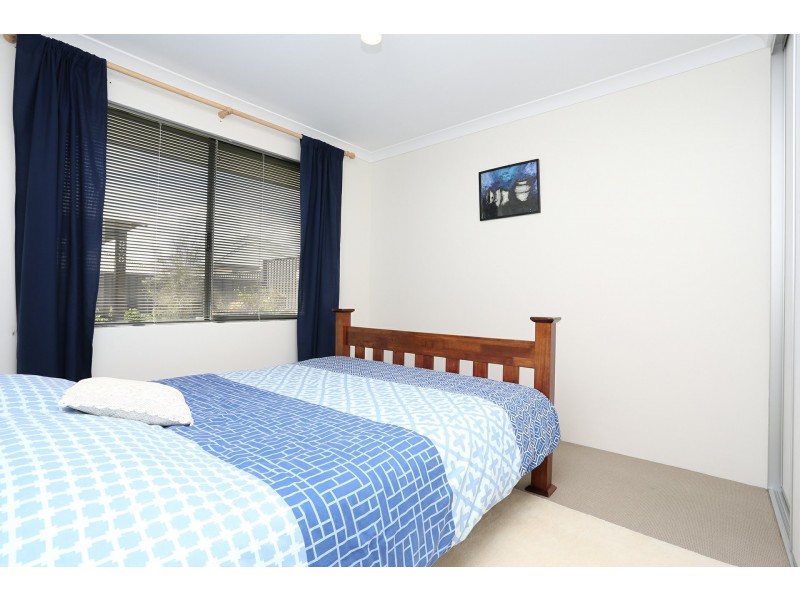 15 Genus Road, Banksia Grove WA 6031