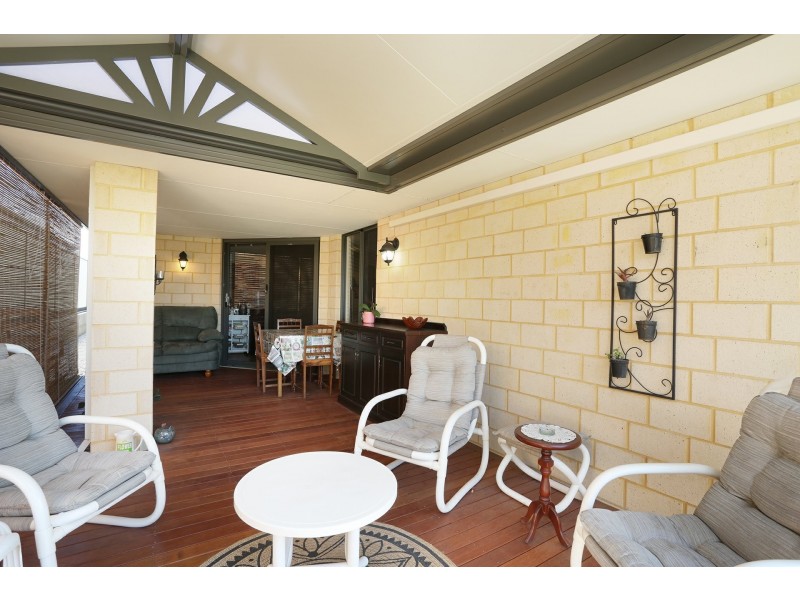 15 Genus Road, Banksia Grove WA 6031