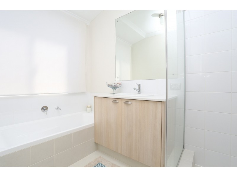 15 Genus Road, Banksia Grove WA 6031