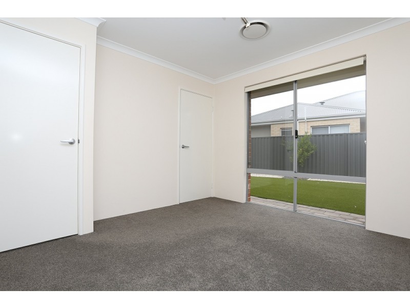 18 Versailles Turn, Landsdale WA 6065