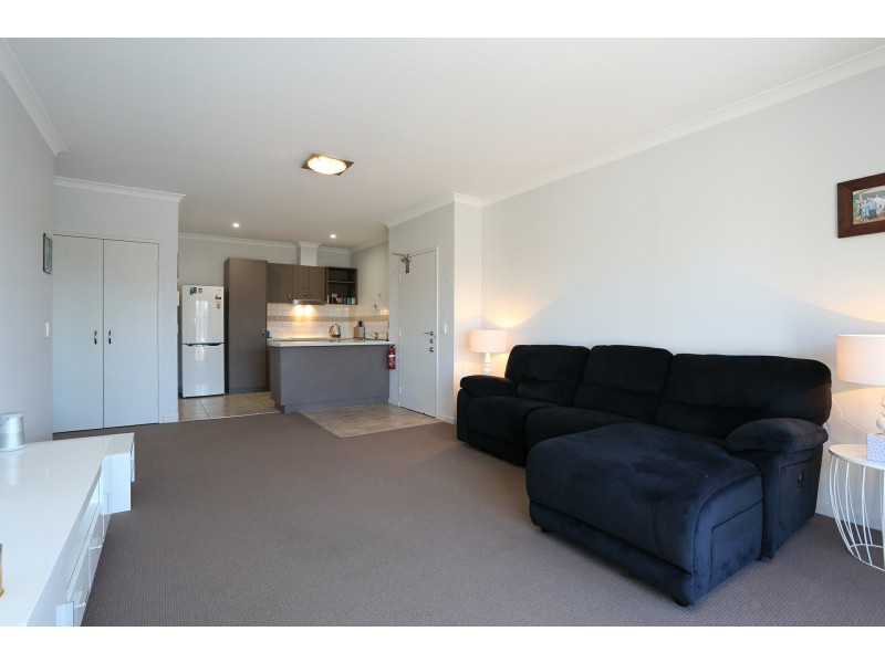 8/1 Sunlander Drive, Currambine WA 6028