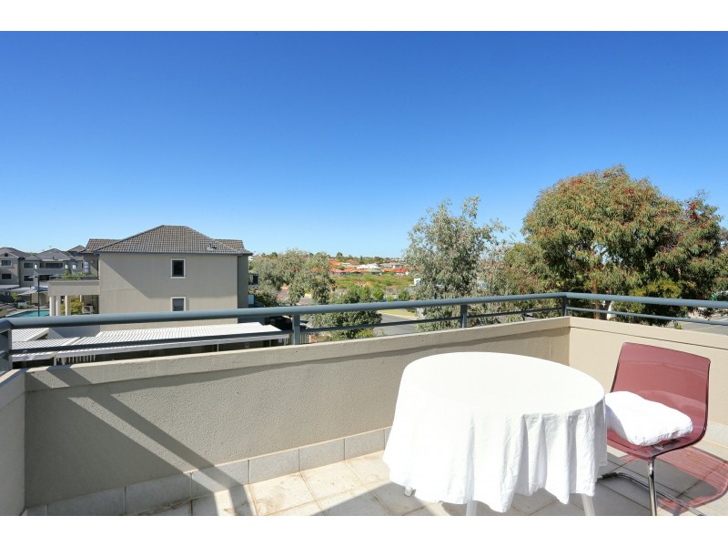 8/1 Sunlander Drive, Currambine WA 6028