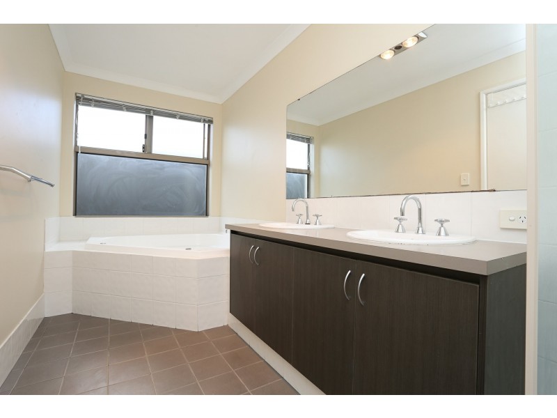 270 Landsdale Road, Landsdale WA 6065