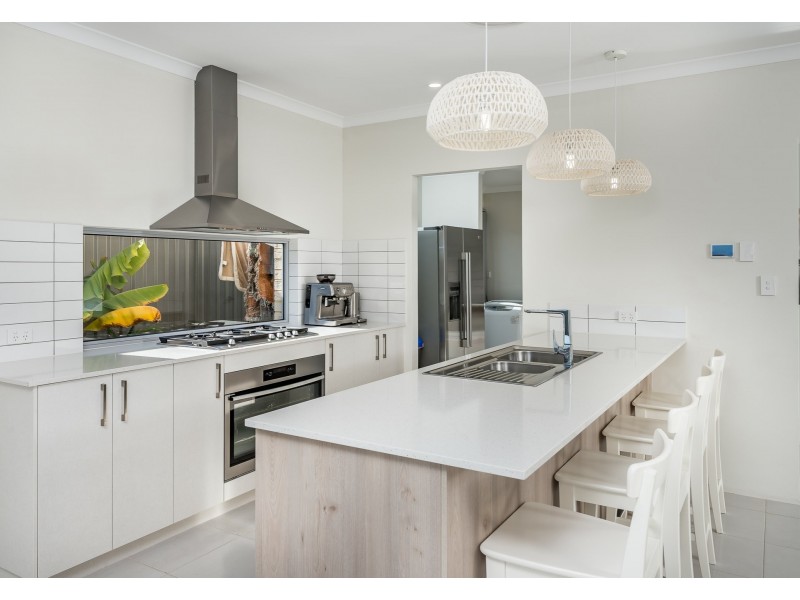 9 Lemon Way, Eglinton WA 6034