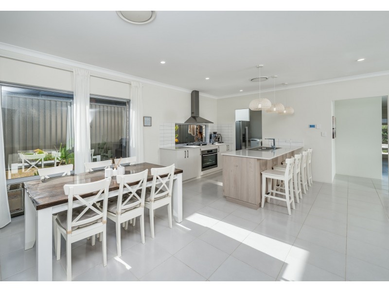 9 Lemon Way, Eglinton WA 6034