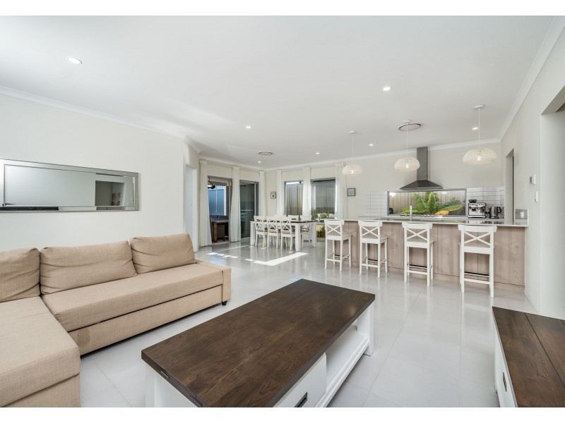 9 Lemon Way, Eglinton WA 6034