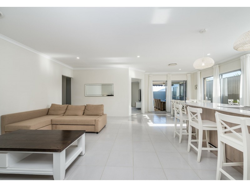 9 Lemon Way, Eglinton WA 6034