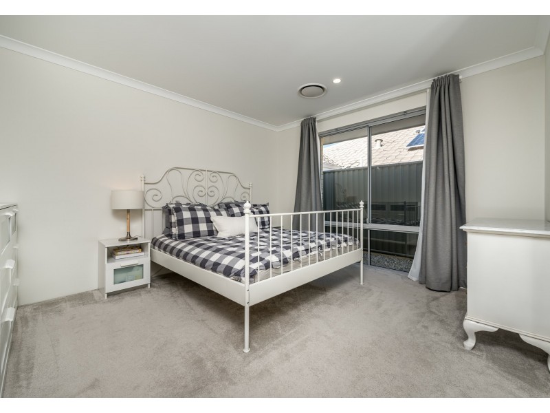 9 Lemon Way, Eglinton WA 6034