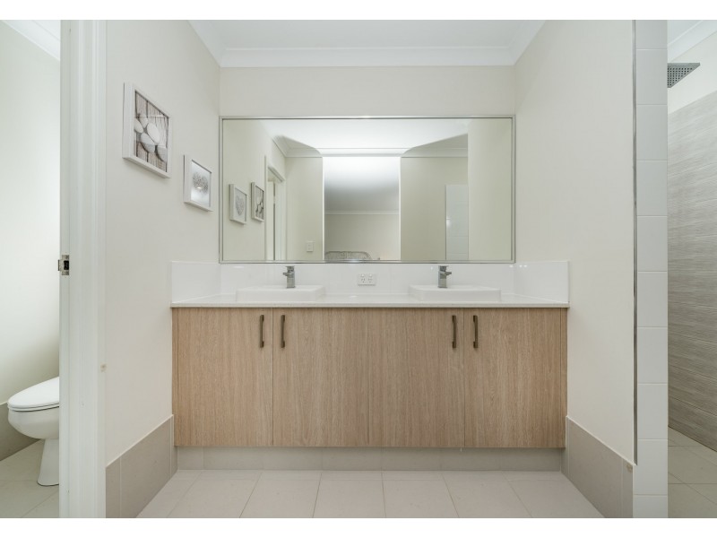 9 Lemon Way, Eglinton WA 6034