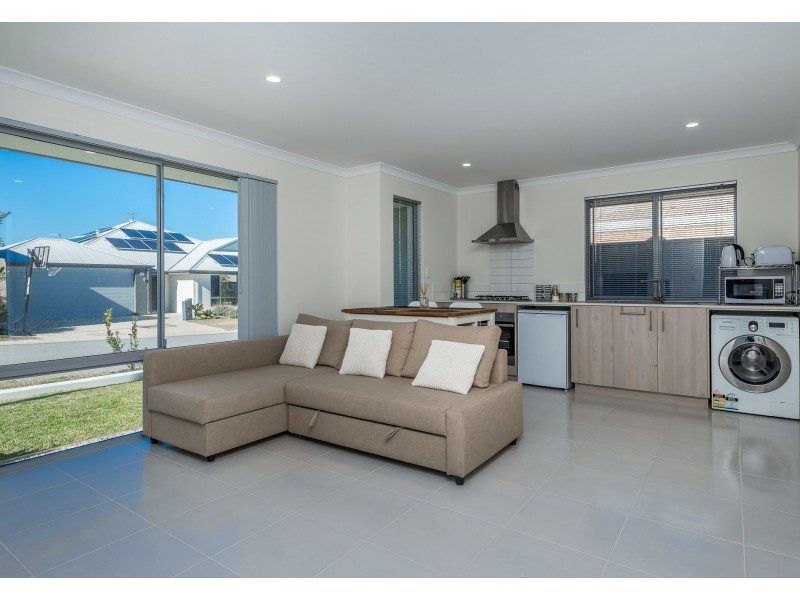 9 Lemon Way, Eglinton WA 6034