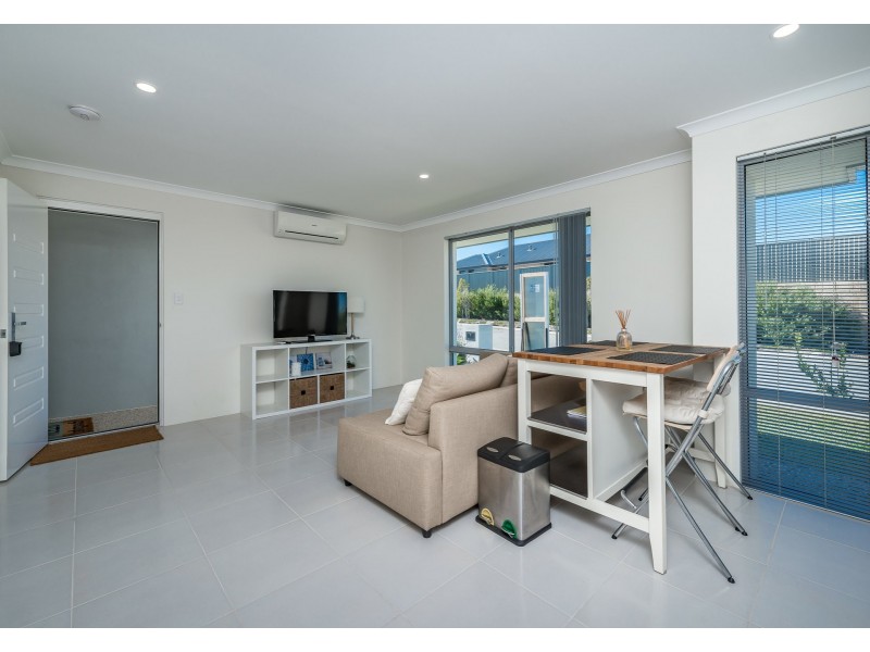 9 Lemon Way, Eglinton WA 6034