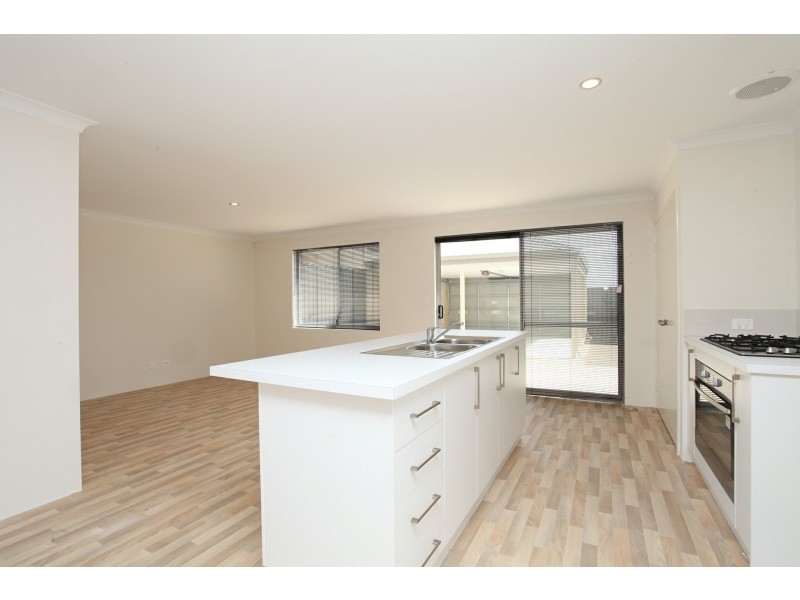 32 Equinox Avenue, Eglinton WA 6034