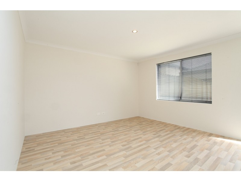 32 Equinox Avenue, Eglinton WA 6034