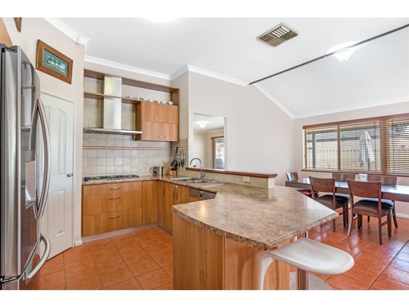 5 Rockdale Pass, Landsdale WA 6065