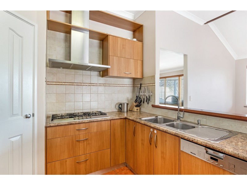 5 Rockdale Pass, Landsdale WA 6065