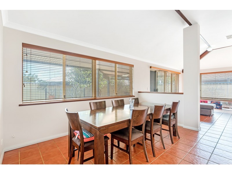 5 Rockdale Pass, Landsdale WA 6065