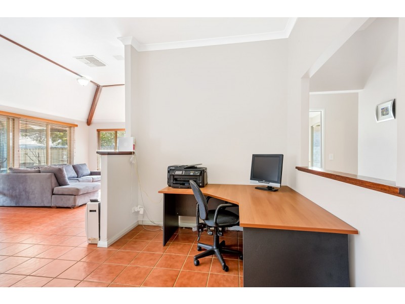 5 Rockdale Pass, Landsdale WA 6065