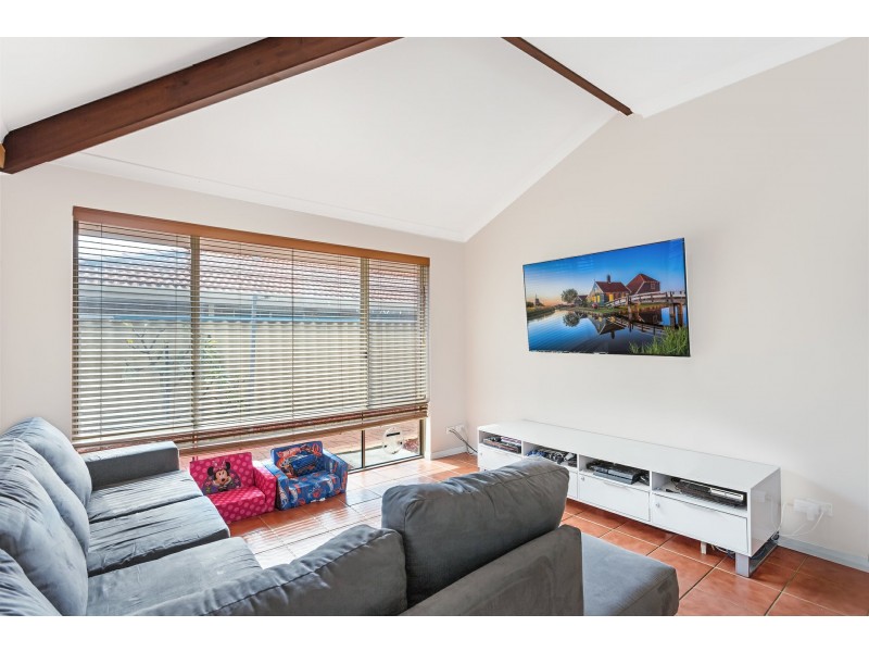 5 Rockdale Pass, Landsdale WA 6065