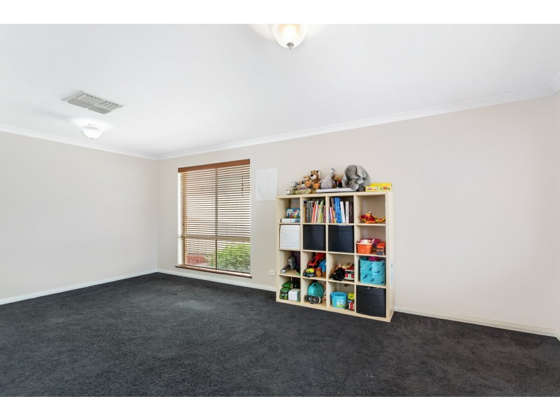 5 Rockdale Pass, Landsdale WA 6065