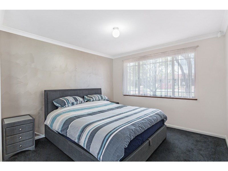 5 Rockdale Pass, Landsdale WA 6065