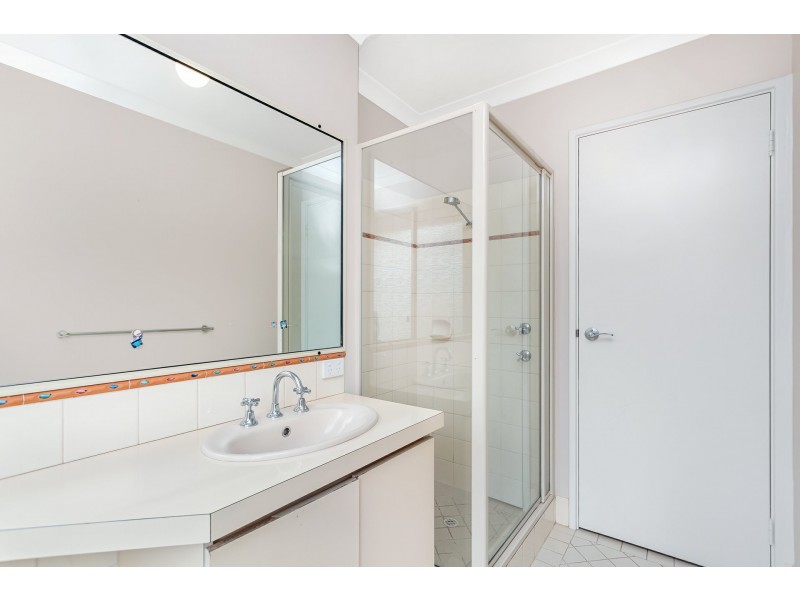 5 Rockdale Pass, Landsdale WA 6065