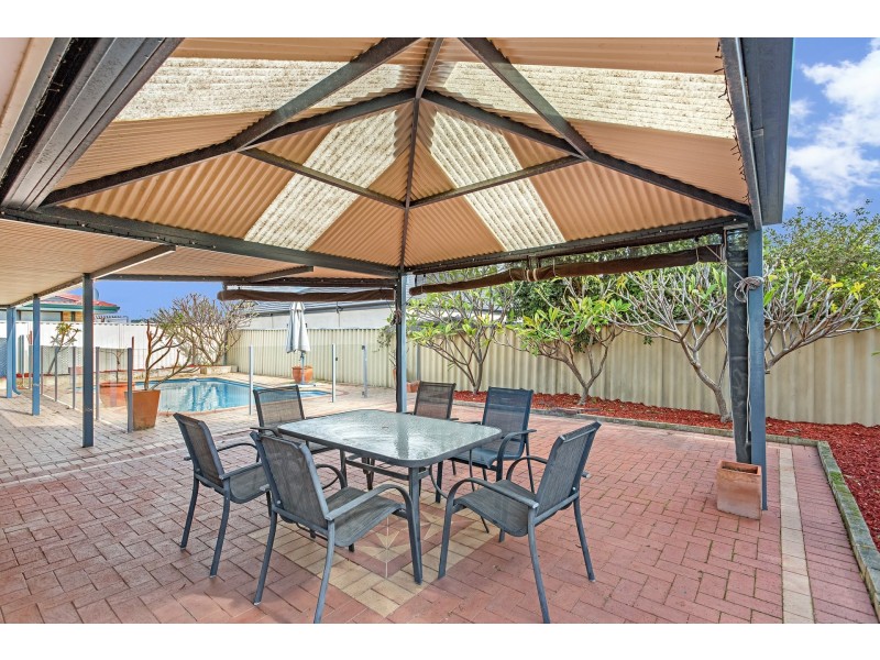 5 Rockdale Pass, Landsdale WA 6065