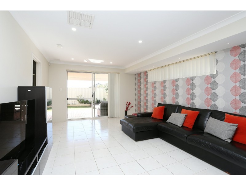 101a Kingsway, Madeley WA 6065