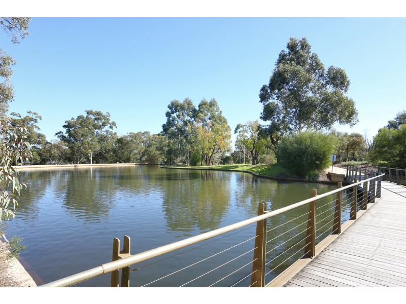 101a Kingsway, Madeley WA 6065