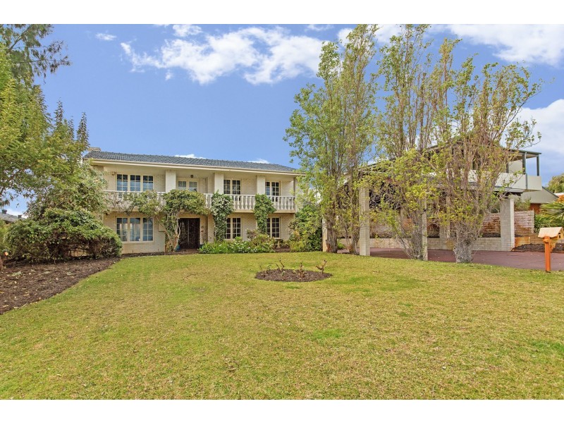 16 Sudbury Way, City Beach WA 6015