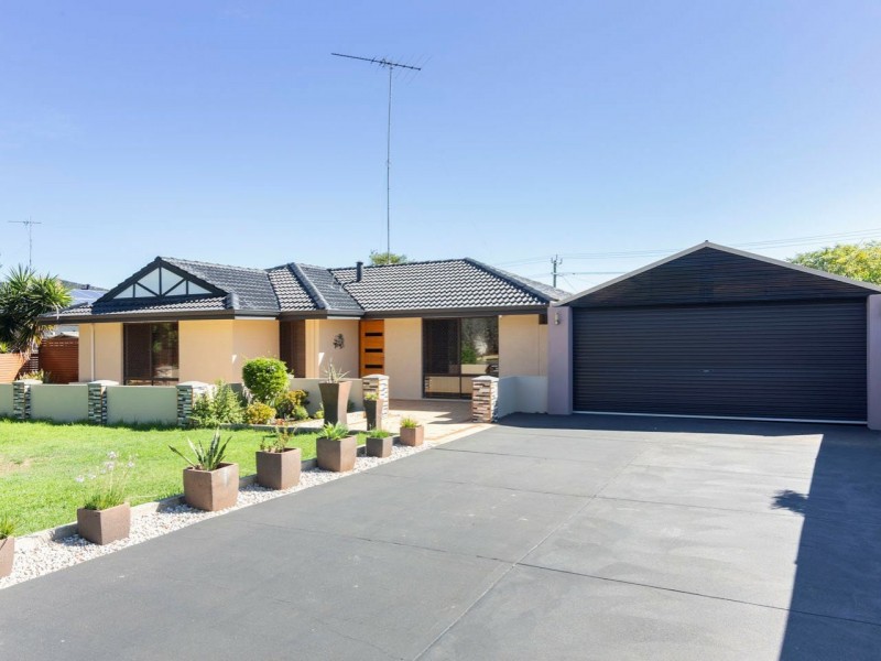 6 Carnoustie Court, Yanchep WA 6035