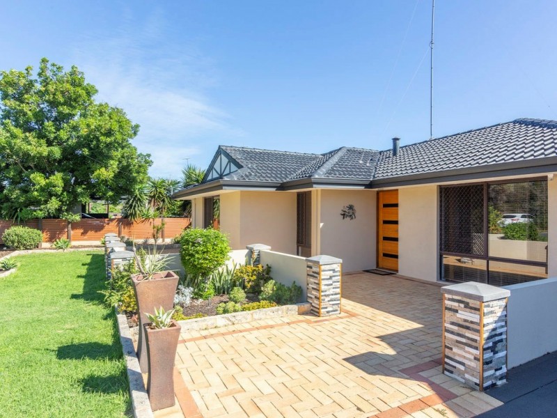 6 Carnoustie Court, Yanchep WA 6035