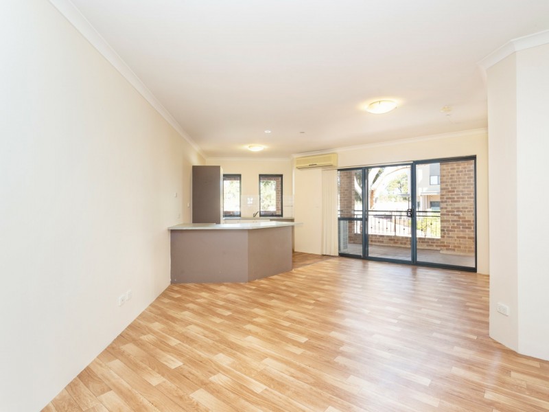 8/9 Lakeside Drive, Joondalup WA 6027