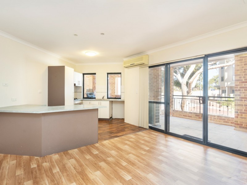 8/9 Lakeside Drive, Joondalup WA 6027