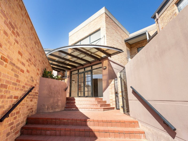 8/9 Lakeside Drive, Joondalup WA 6027