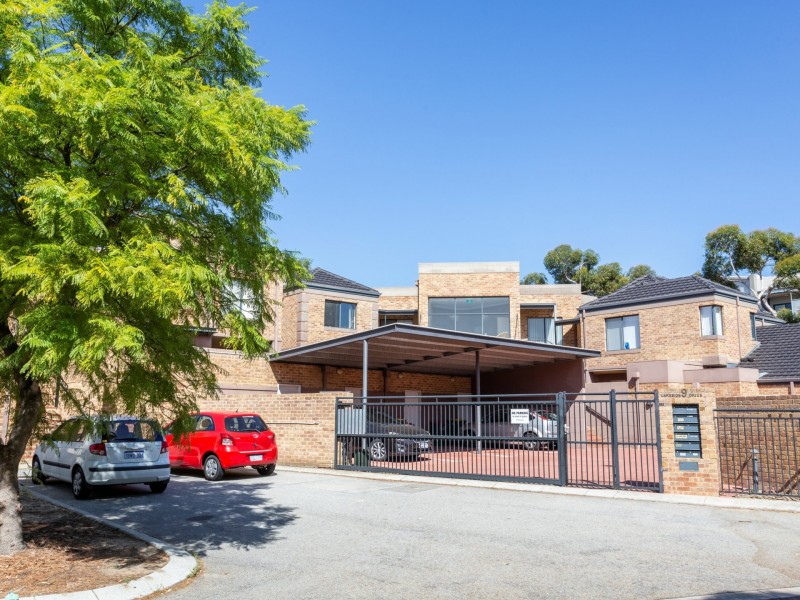 8/9 Lakeside Drive, Joondalup WA 6027