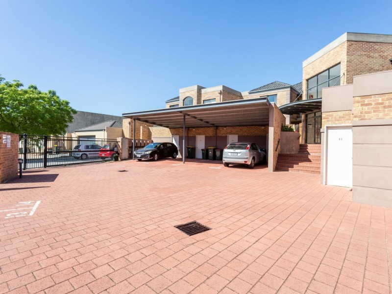 8/9 Lakeside Drive, Joondalup WA 6027