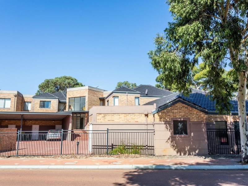 8/9 Lakeside Drive, Joondalup WA 6027