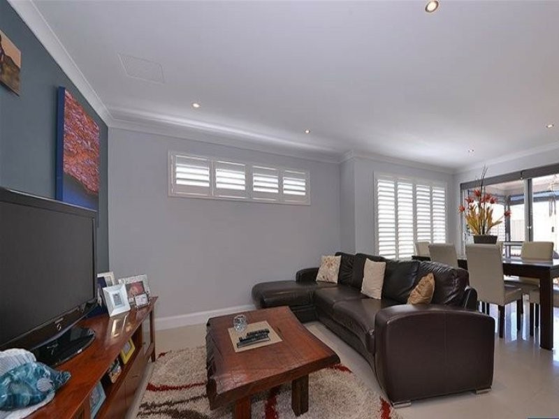 8 Duyfken Road, Jindalee WA 6036